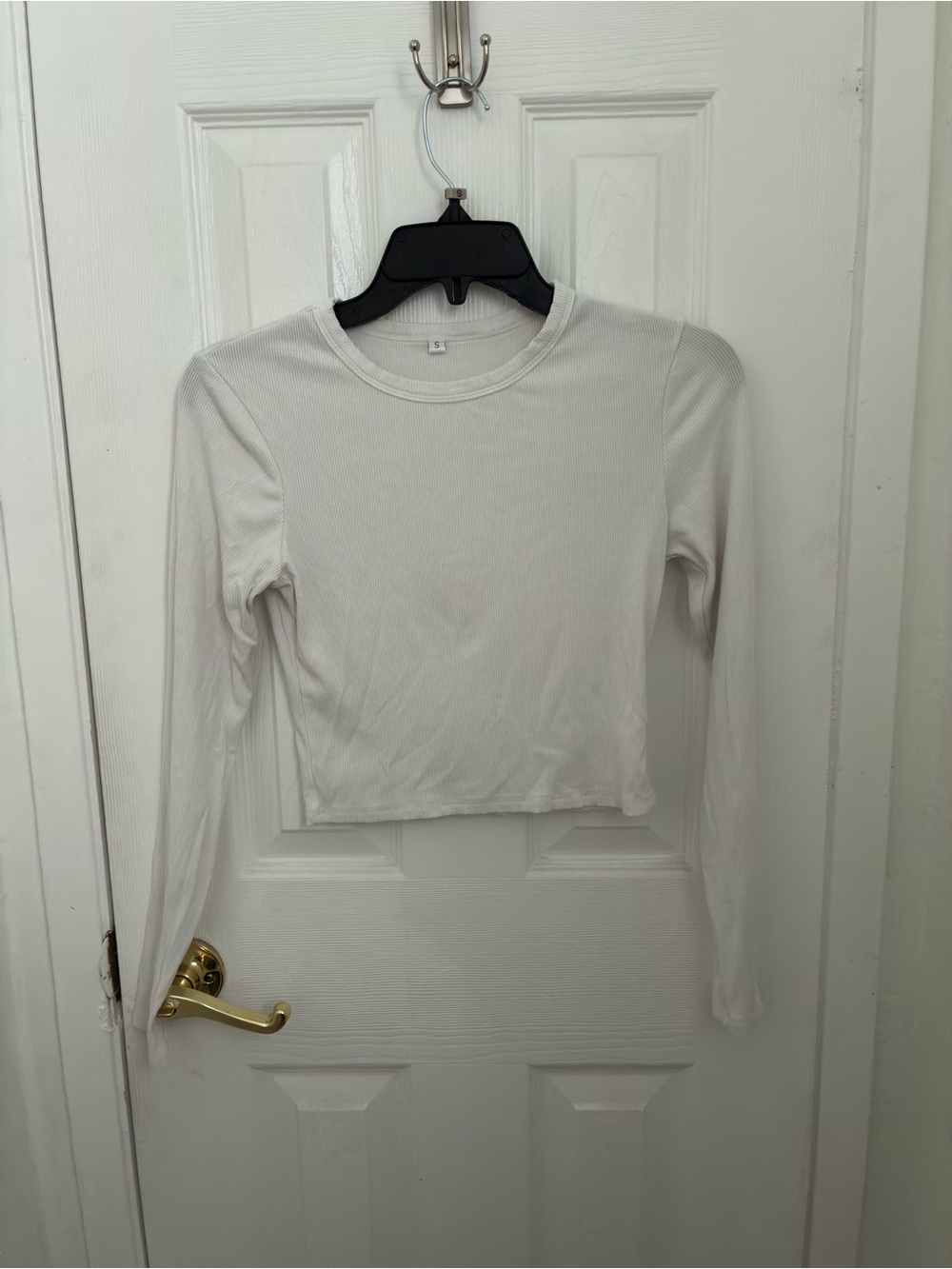 Ribbed White Long-Sleeve Crop Top - Women